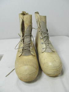 lot 50 image: ICW Boots
