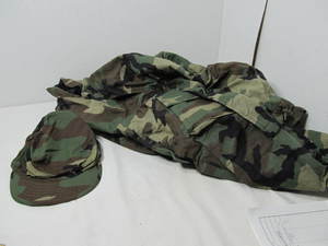 lot 52 image: Army Apparel