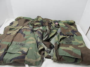 lot 59 image: Military Apparel
