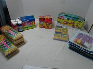 lot 66 image: Kids Arts Craft Items