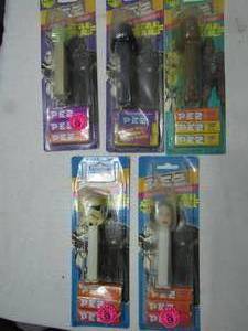 lot 71 image: Star Wars Pez Candy Dispensers