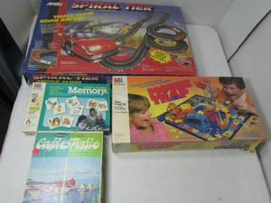 lot 102 image: ChildrenFamily Games Vintage