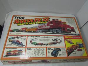 lot 103 image: Vintage Train Toy Set