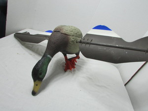 lot 147 image: Wind Duck Decoy