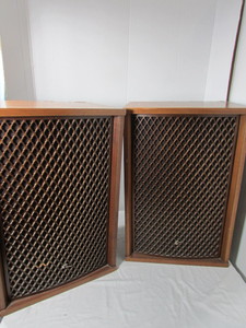 lot 159 image: Vintage Sansui Speakers