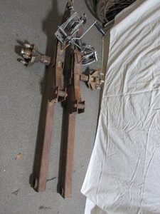 lot 3 image: Ice House Lift Axels