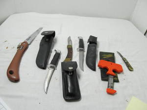 lot 134 image: Hunting Knifes