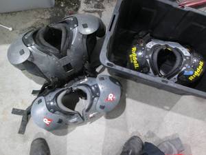 lot 107 image: Unlidded tote containing a trio of ...