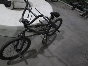 lot 112 image: Boys Mongoose mng BMX Co 20in bike...