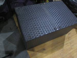 lot 133 image: Light weight Basket weave style out...