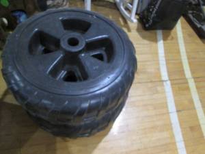 lot 134 image: 2pc 1-877-GoOtter Otter Wheels...