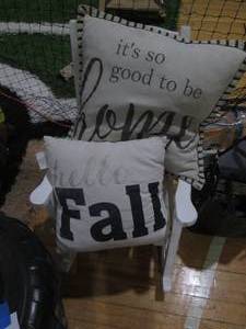 lot 136 image: Child size wood shabby Chic style r...