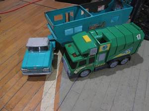 lot 141 image: Vintage metal Nylint Ford no. 6600 ...