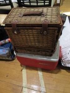 lot 186 image: Super Nifty Wicker Picnic crate sty...