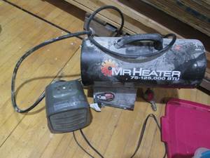 lot 187 image: Mr. Heater 75-125K BTU Propane torp...