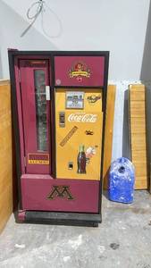 lot 6 image: Vintage University of Minnesota Coca-Cola Vending Machine