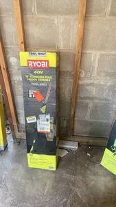 lot 15 image: Ryobi 40V 18in Cordless Pole Hedge Trimmer (Tool Only)