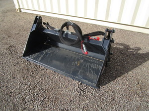 lot 18 image: Wolverine 48 Mini Skid Steer 4 in 1 Bucket