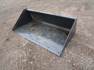 lot 19 image: Wolverine 66 Skid Steer Bucket
