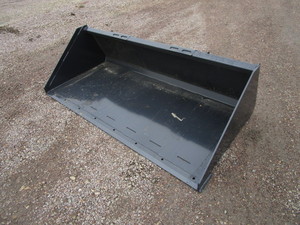 lot 21 image: Wolverine 78 Skid Steer Bucket