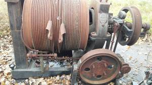 lot 347 image: Vintage Heavy Duty Winch Type Device