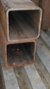 lot 355 image: Square Metal Tubing (4)
