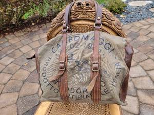 lot 52 image: Campomaggi Canvas and Leather Lavata Fibbie Bag