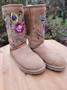 lot 41 image: UGG Womens Juliette Floral Embroidered Sheepskin Boots - Size 6