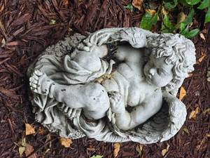 lot 102 image: Darling Resin Garden Cherub