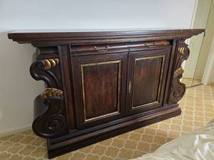 lot 7 image: Ornate Turazza Buffet Cabinet