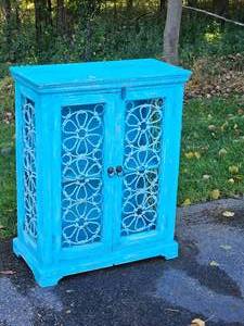 lot 58 image: Primitive Robins Egg Pie Cabinet