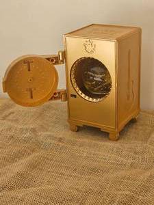 lot 9 image: Taylor Swift Fearless (Taylors Version) Vault Globe