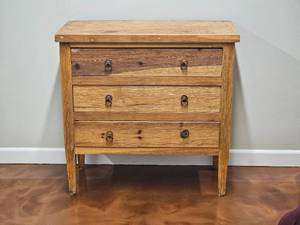 lot 175 image: Primitive Three Drawer Desser