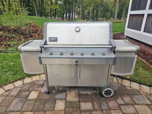 lot 56 image: Weber Summit Six Burner Gas Grill