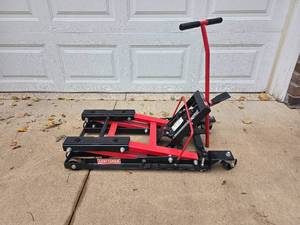 lot 181 image: Craftsman Motorcycle  ATV Jack
