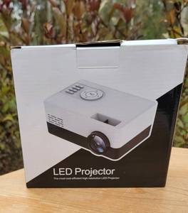 lot 151 image: Vital Projector LED Projector, A  NIB