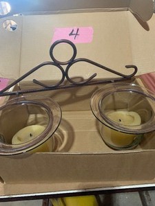 lot 4 image: Candle holder, misc household