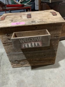 lot 20 image: Wood box wleather hinges