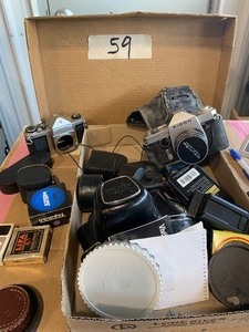 lot 59 image: Vintage cameras and camera accessories
