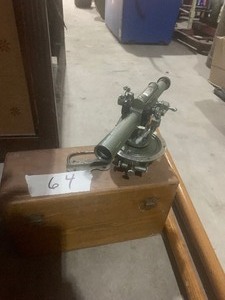 lot 64 image: Survey kit wtripod