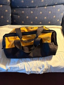 lot 79 image: New Dewalt Tool Bag