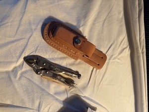 lot 85 image: New Vise Grip with carry pouch