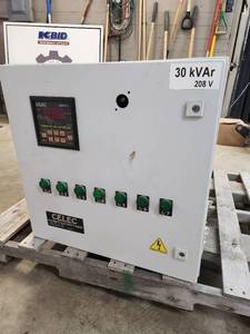 lot 4 image: CELEC 30 kVAR automatic power factor correction panel equipped with a 63PFC 8 power factor controller