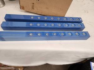 lot 34 image: Global Industrial Table Legs