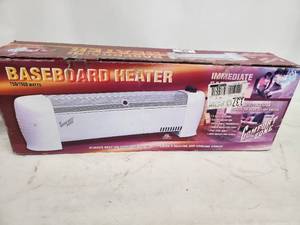 lot 35 image: Comfort Zone Baseboard Heater CZ600 7501500W