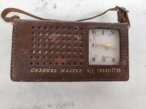 lot 37 image: Channel Master All Transistor Vintage Portable Radio with Leather Case