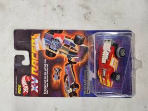 lot 40 image: Hot Wheels X-V Racers Experimental Vehicle in Sealed Packaging
