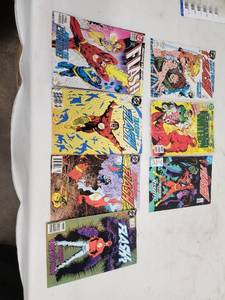 lot 42 image: Collection of 7 DC Flash and Green Lantern Comic Books (1980s-1990s)