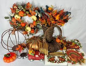 lot 88 image: Harvest Fall Dcor Collection