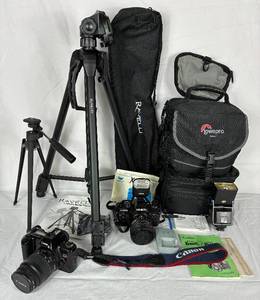 lot 99 image: Vintage Camera Bundle - Minolta X-700 and Canon EOS Rebel X